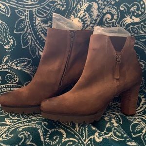 Paul Green Brand New US Sz 10 Cognac Leather. suede booties
